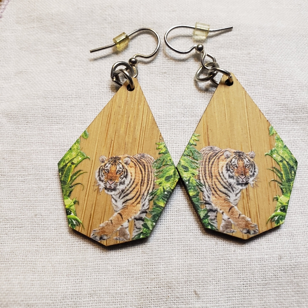 Tiger Pierced Earrings With Shepherds Hooks Silvertone On Bamboo